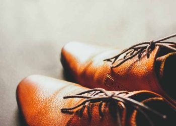 mirror shine on shoes